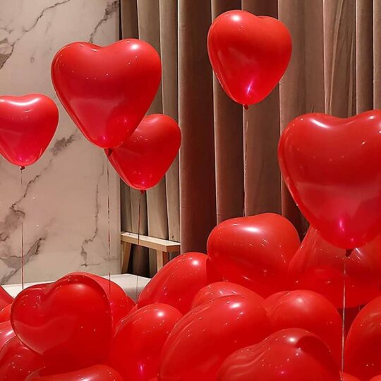 Red Heart balloons (25pc)
